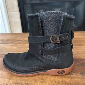 Chaco Black and Gray Winter Boots with Rubber Sole, size 6.5